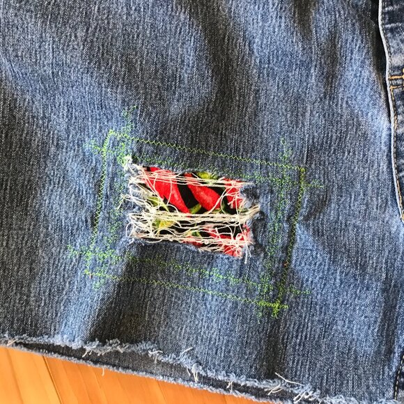 Upcycled Denim Ripped Jean Cutoff Shorts, Chili Peppers Theme, Women’s Size 6 - Picture 9 of 14